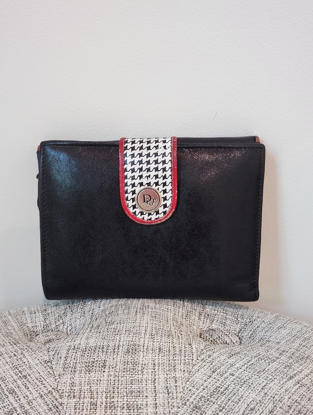 Vintage Dior Black Leather Wallet with Coin Purse Houndstooth Snap Red Accent - Picture 2 of 10